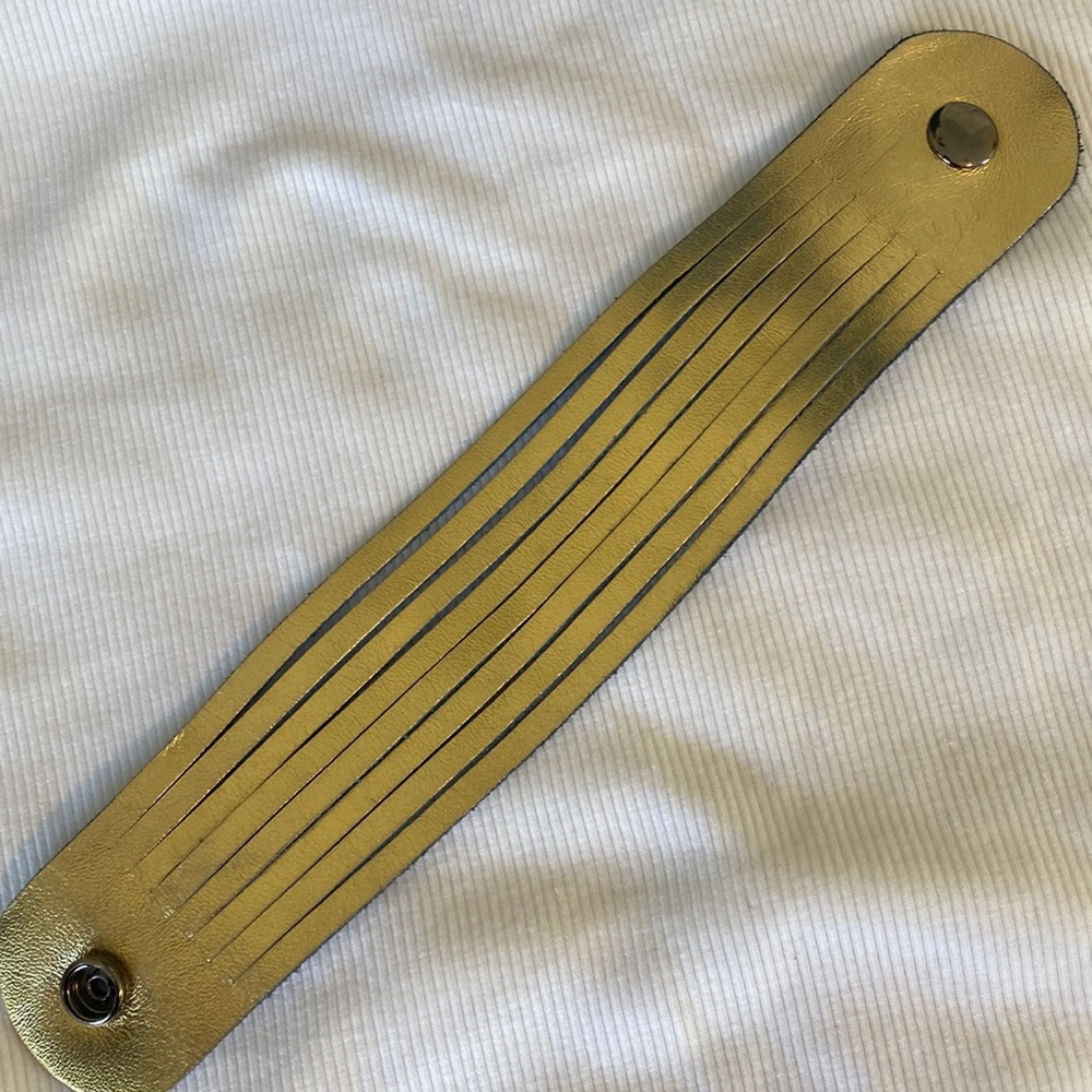 Nickel and Suede Gold leather bracelet